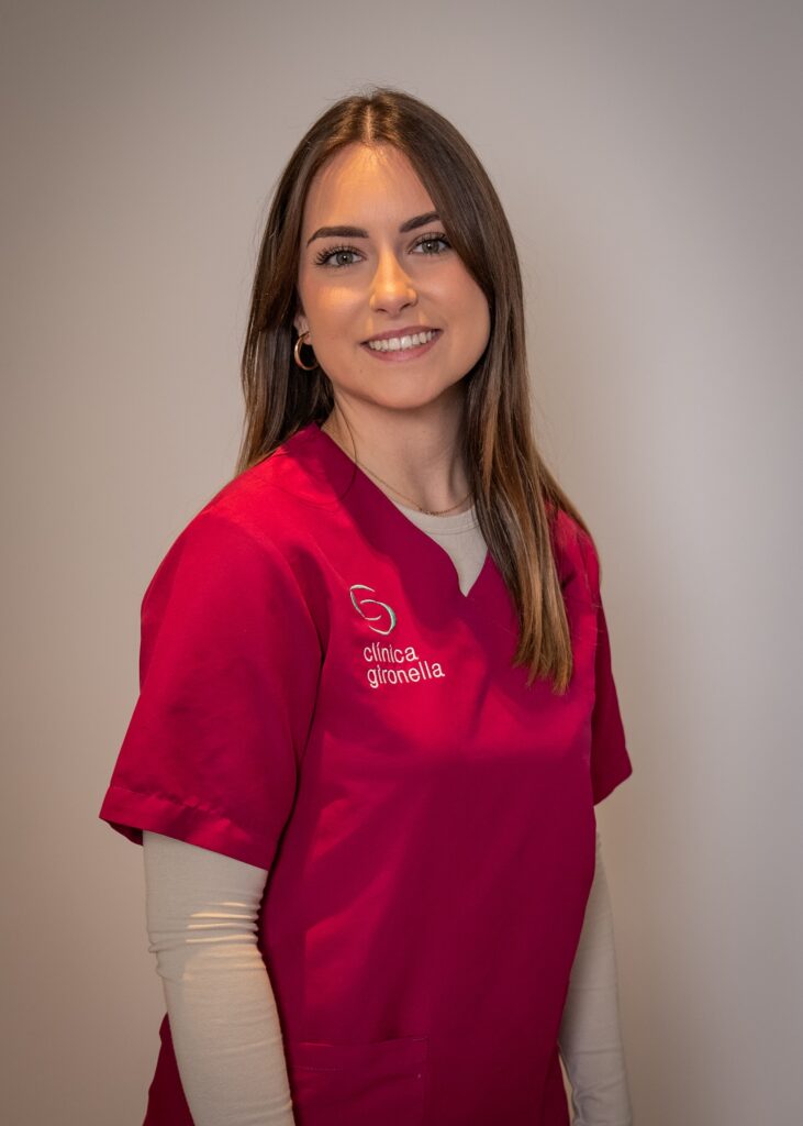 Clínica dental en La Bisbal d'Empordà - Gironella & Maynau - Laura Vicens - Higienista Dental i Auxiliar