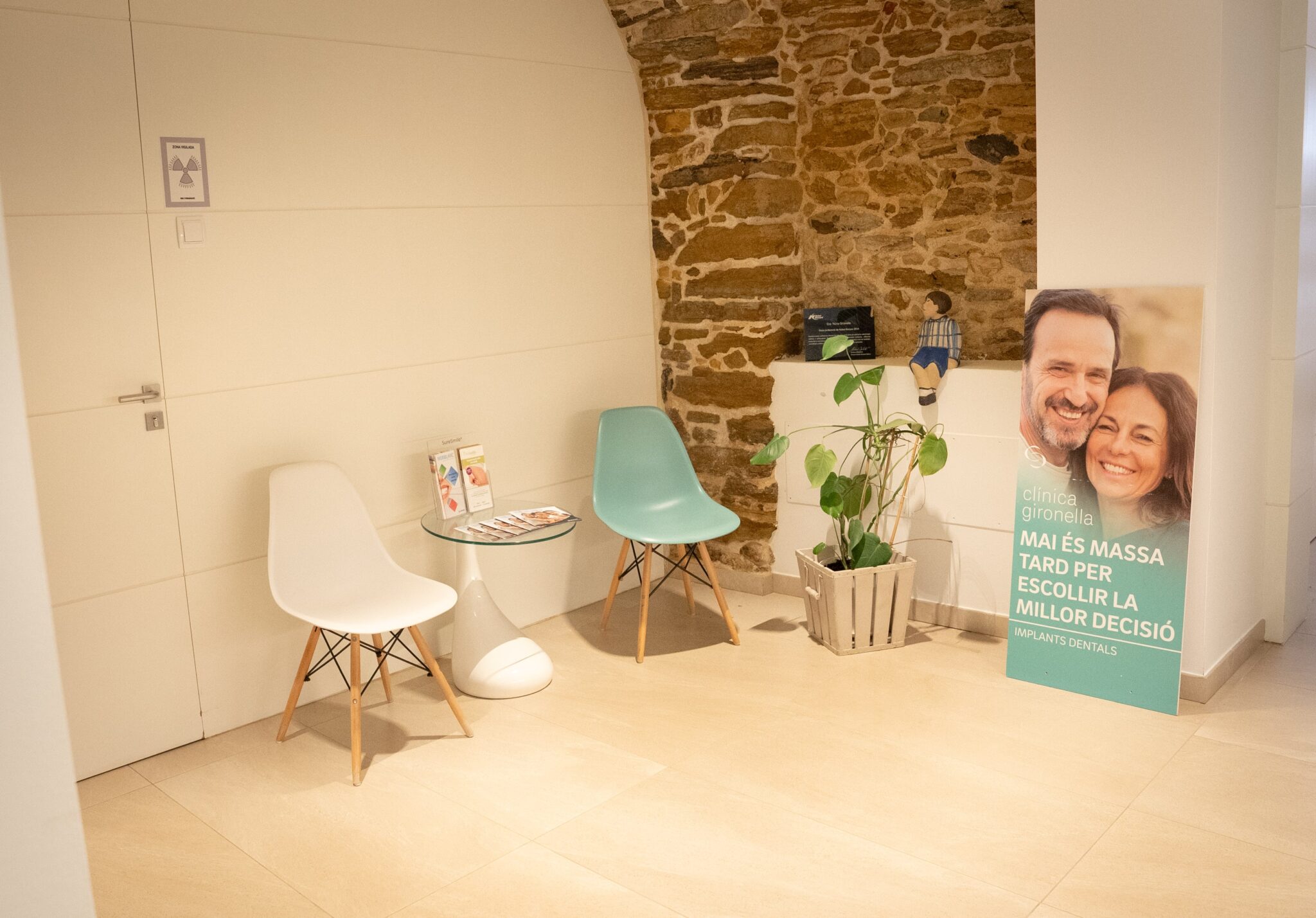 Clínica dental a La Bisbal d'Empordà - Gironella & Maynau- sala d'espera